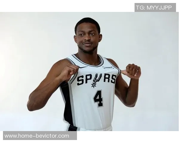 苏群分析马刺外线潜力回归福克斯后将迎来幸福烦恼球员分配成难题 苏群分析马刺外线潜力回归福克斯后将迎来幸福烦恼球员分配成难题