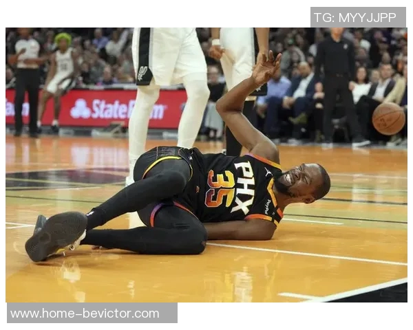 下半场体力不支KD18中6砍下20分第三节3次失误第四节3中0