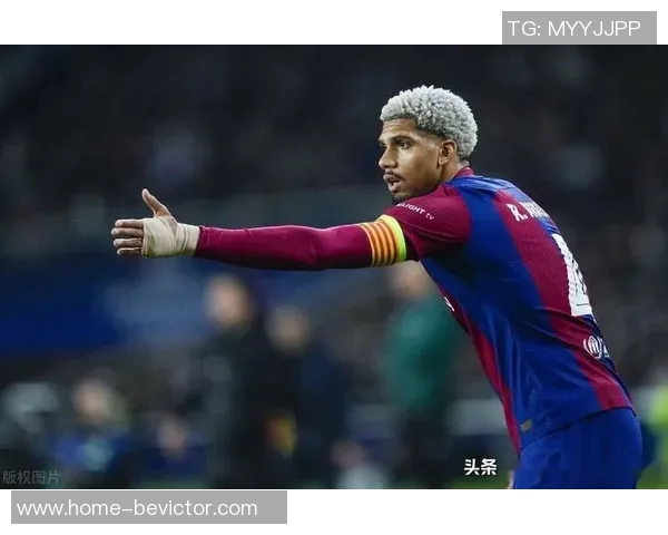 卡拉格直言阿劳霍表现不佳巴萨若想进步需考虑出售他