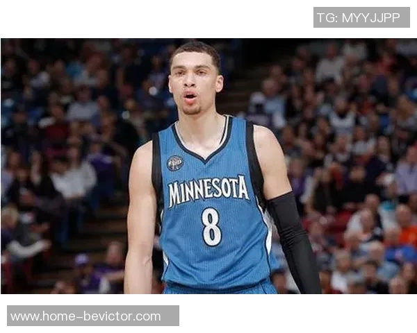 拉文第9次砍下40分以上并命中8记三分创历史新高仅次于水花兄弟与表演者